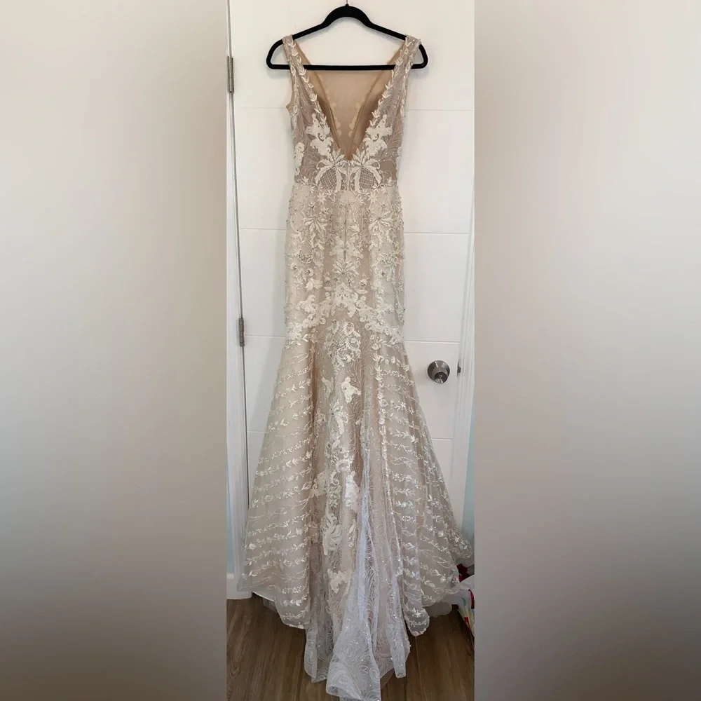 Milla Nova Briana Wedding Gown Lace 36 - Picture 6 of 13